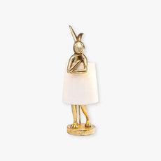 Die goldene Kaninchen-Tischlampe eignet sich für das Schlafzimmer