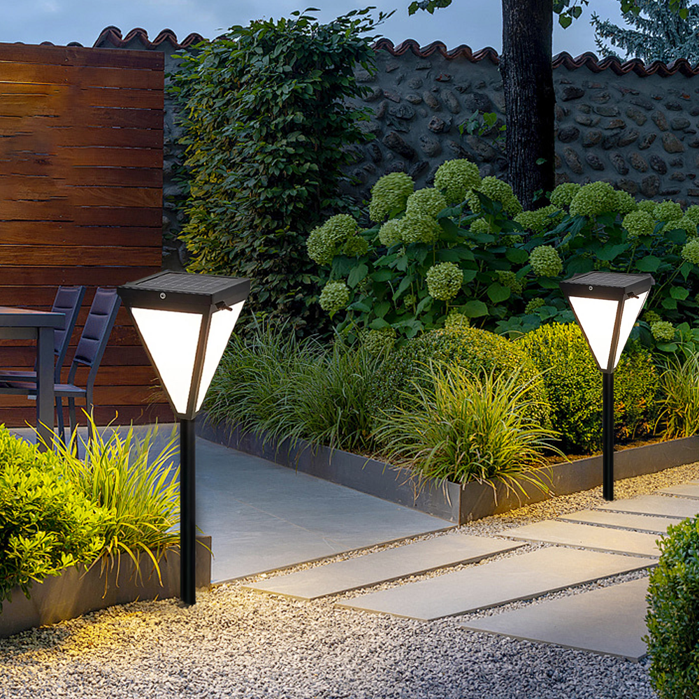 Moderne Außenlampe Schwarz Metall Dreiecke Garten