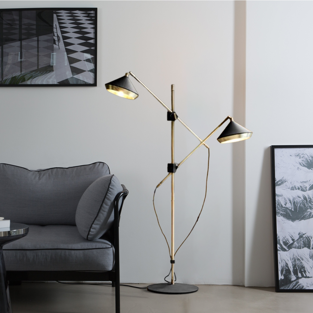 Modern  Stehlampe LED Linear Schwarz Metall Wohnzimmer