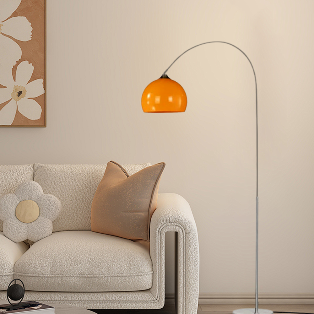 Modern LED  Stehleuchte Orange im Wohnzimmer