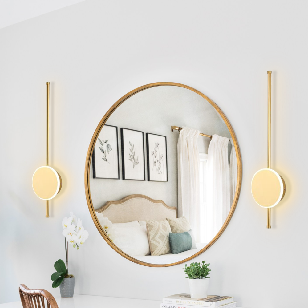 Weiße LED-Wandlampe mit linearem Design fürs Badezimmer