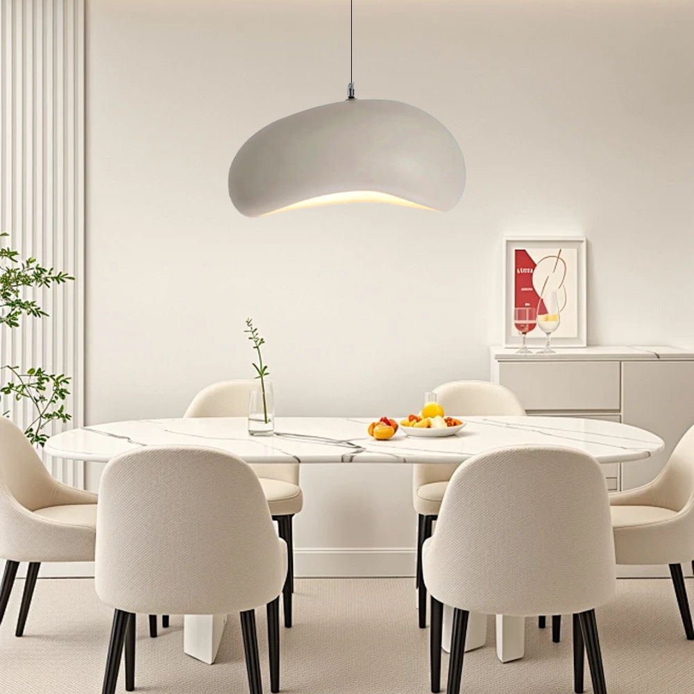 Modern Pendelleuchte LED Resin Zeitlos puristisch – strahlend weiß betont die klaren Linien und verstärkt lichtdurchflutete Leichtigkeit.