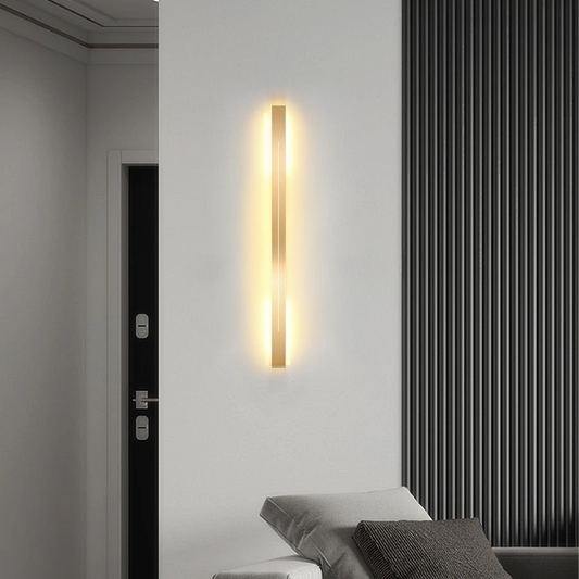 Minimalistische Wandleuchte in linearer Form