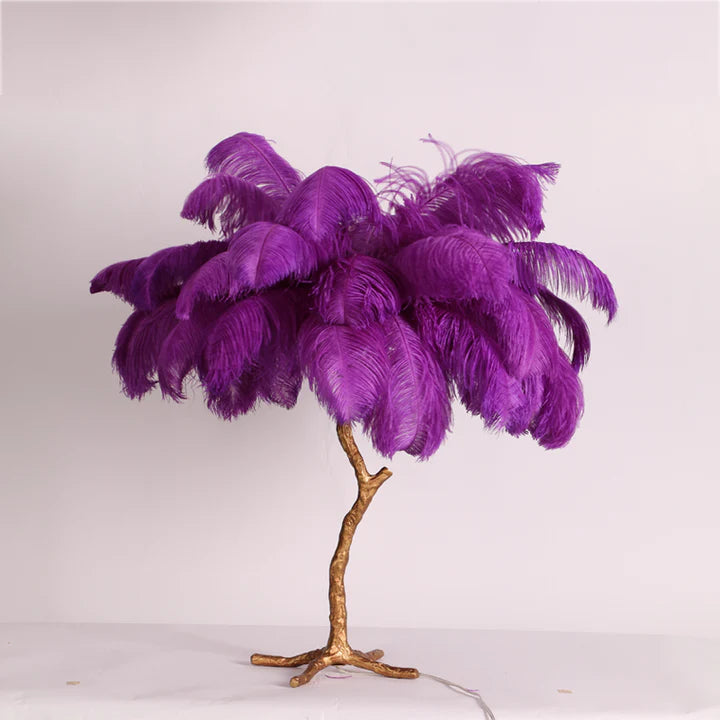 Die Tischlampe Purple Feather eignet sich für das Wohnzimmer