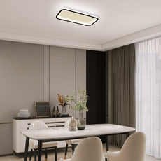 Moderne rechteckige LED-Deckenleuchte aus schwarzem Metall über der Küchenarbeitsplatte