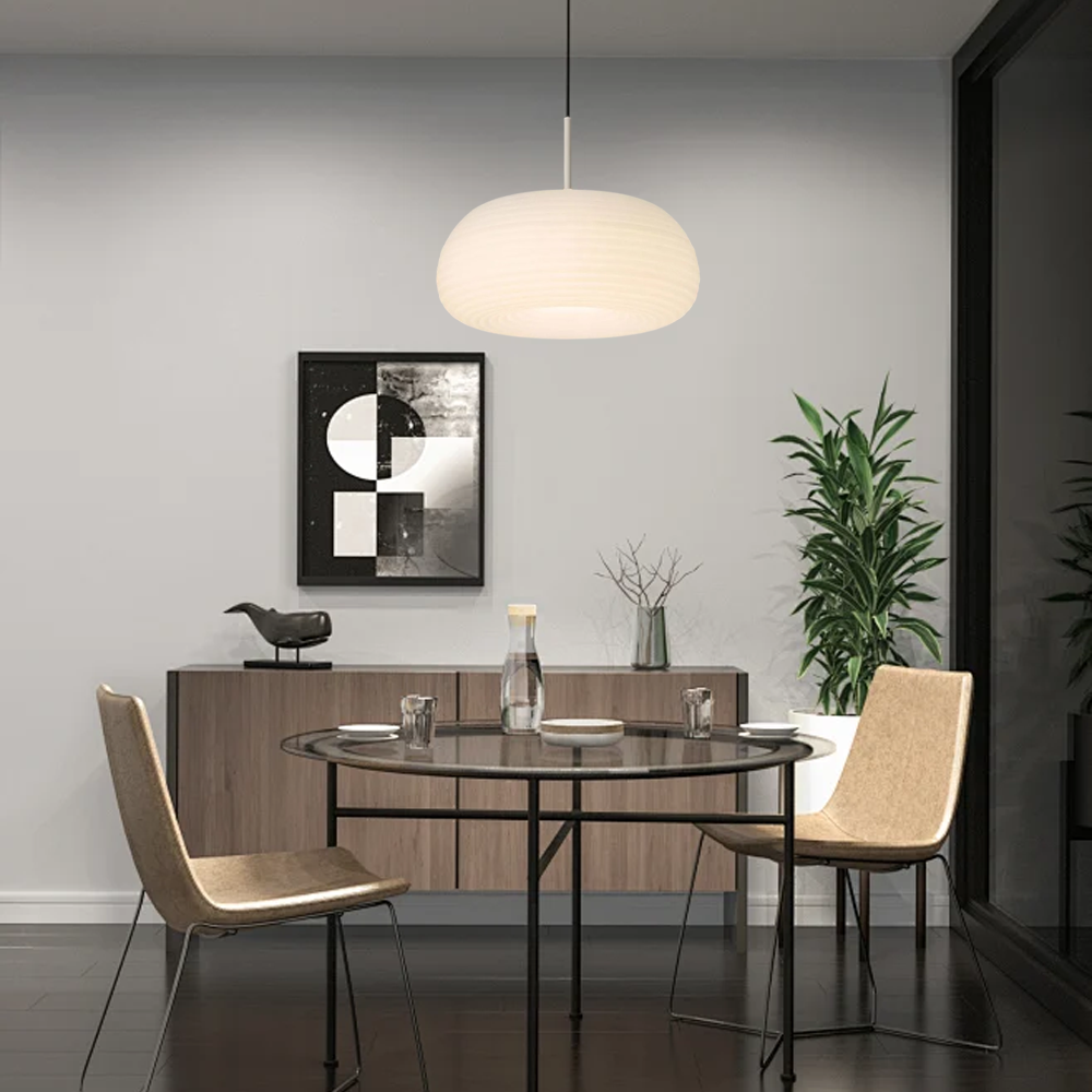 Weiße Pendelleuchte für Esszimmer