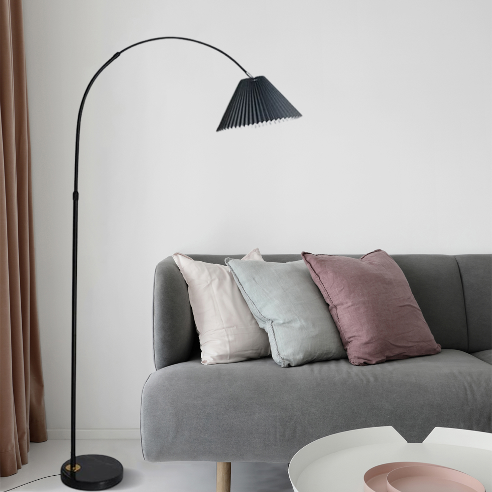 Nordic Stehleuchte mit grauem Schirm LED Kappenförmig Stoff Wohnzimmer