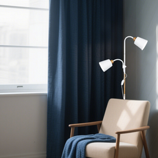 Moderne Stehlampe Schwarz Metall Haube Wohnzimmer