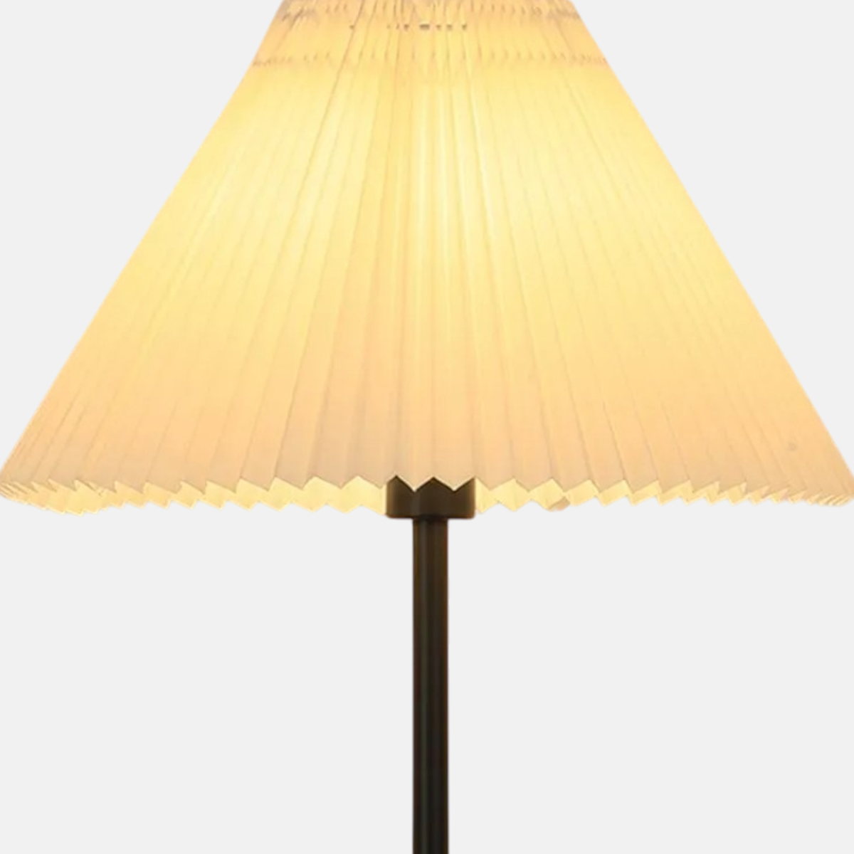 Vintage Stehleuchte LED Metall kappenförmig Wohnzimmer