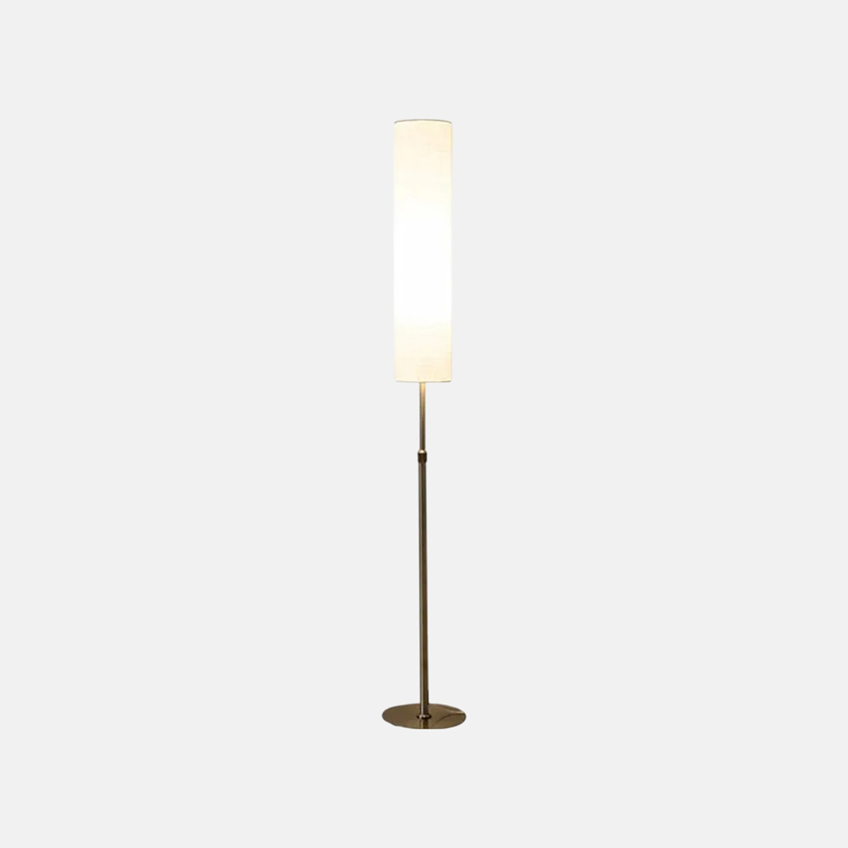 Minimalistische Stehleuchte Weiß Metall Zylindrisch Wohnzimmer
