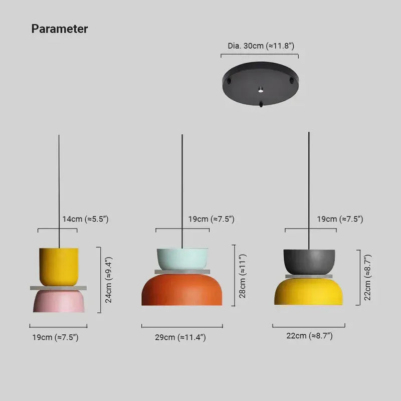 Farblich passende Pendelleuchte ist passend zum Wohnzimmer