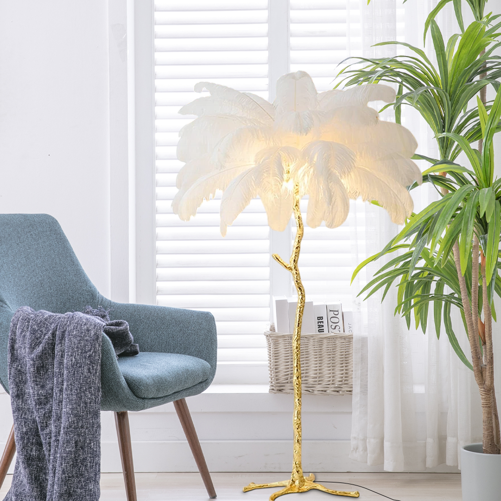 Weiße Feder-Stehlampe, geeignet für das Wohnzimmer