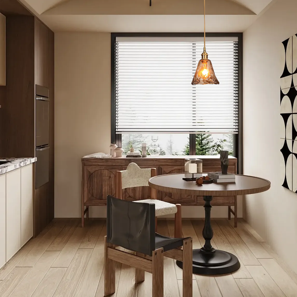 Vintage LED-Pendelleuchte mit Bernsteinglas im B-Stil - schlichte Eleganz mit zeitlosem Charme