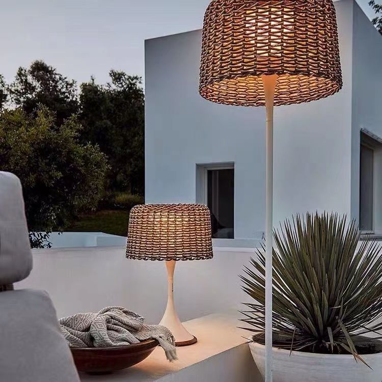 Vintage Außenstehleuchte LED Rattan Metall Kapsel Milchig Weiß ,IP65, gute wasserdicht
