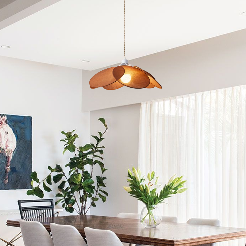 Art Deco Pendelleuchte LED Blumen Braun über dem Esstisch