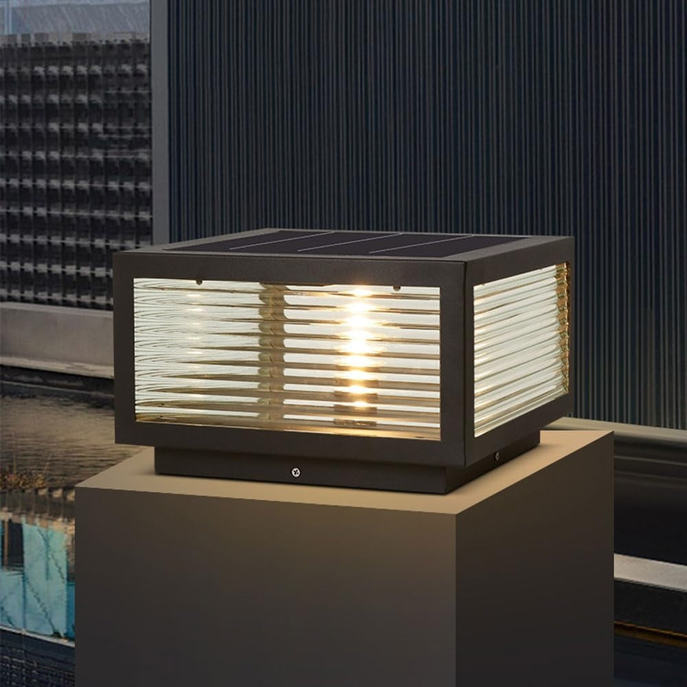 Detailansicht des schwarzen Aluminium-Gehäuses der LED-Zaunleuchte
