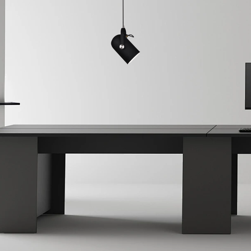 Schlichte und verstellbare Pendelleuchte aus Metall im skandinavischen Stil für das Schlafzimmer