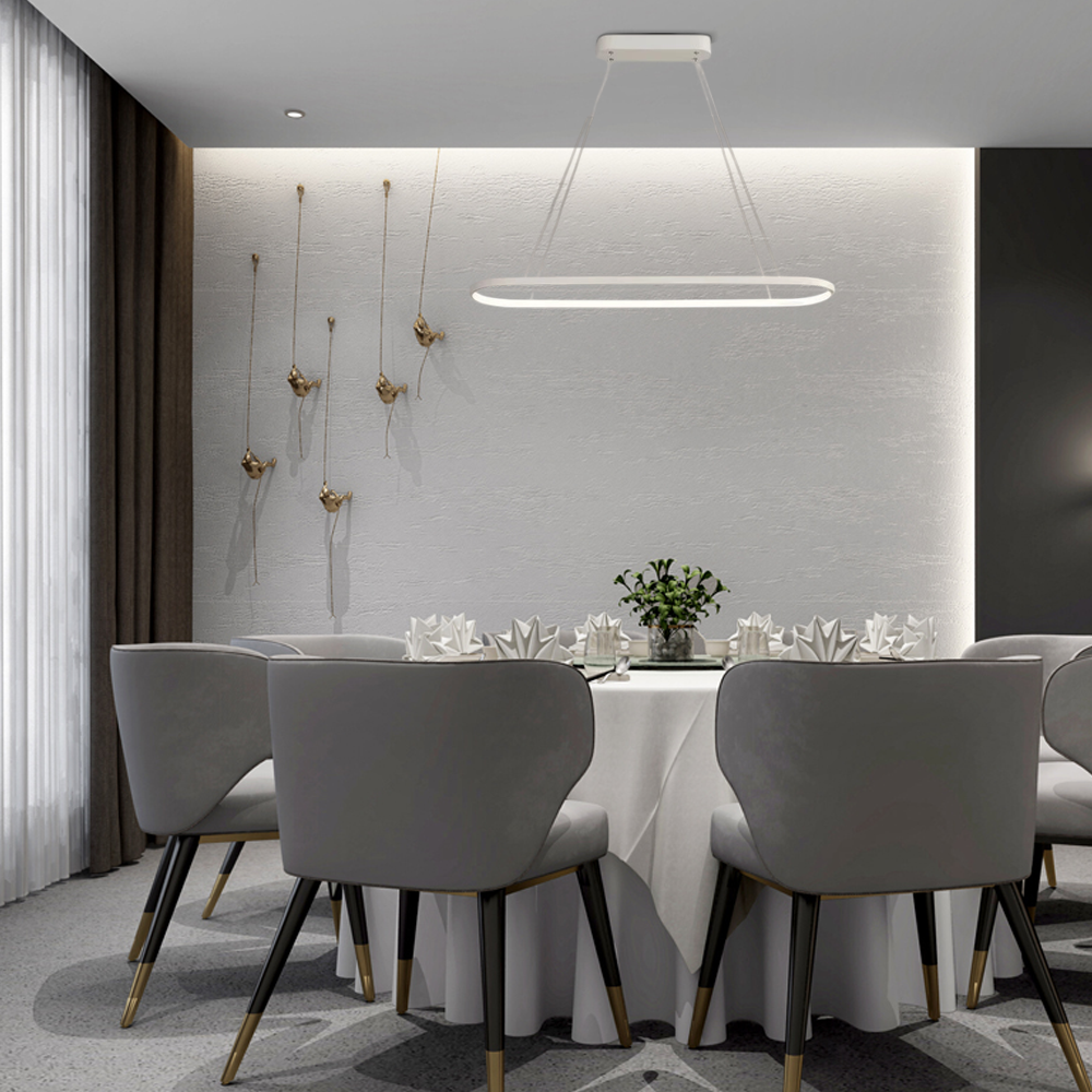 Weiße Pendelleuchte ist für das Esszimmer geeignet