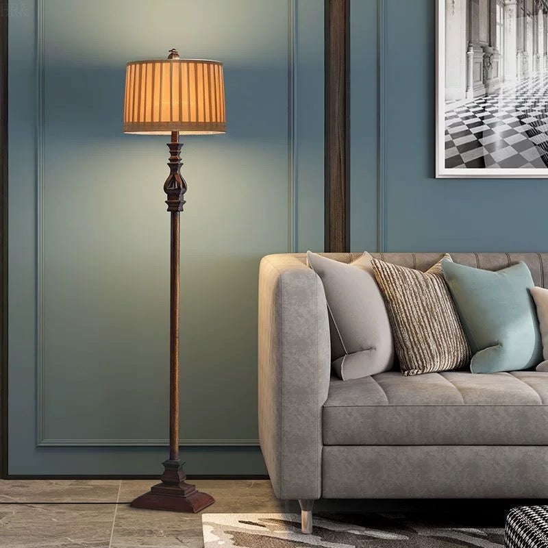 Stehlampe passend für Wohnzimmer