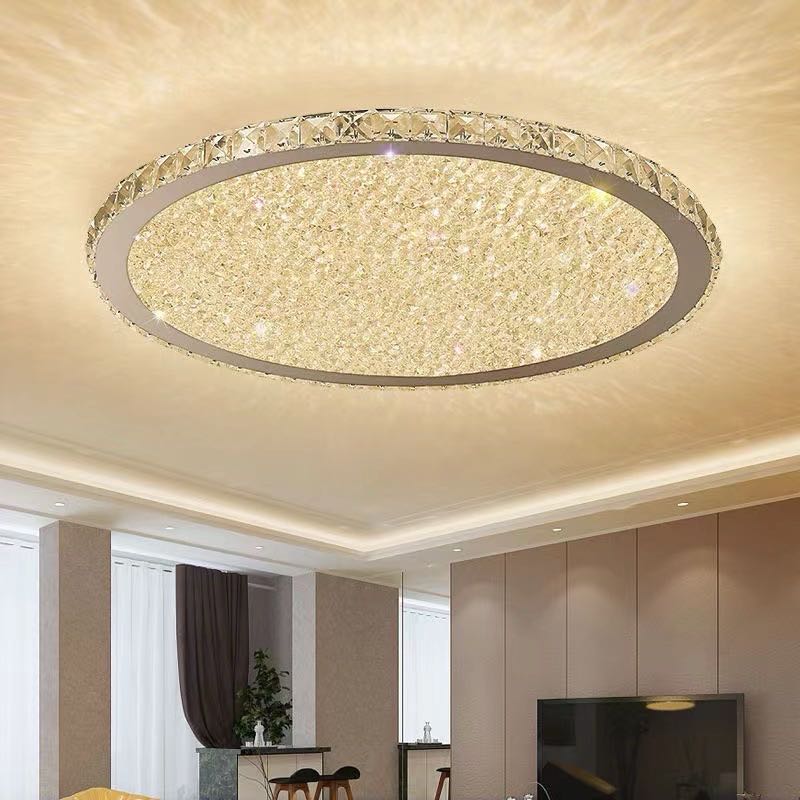 Goldene Deckenleuchte, geeignet für das Wohnzimmer