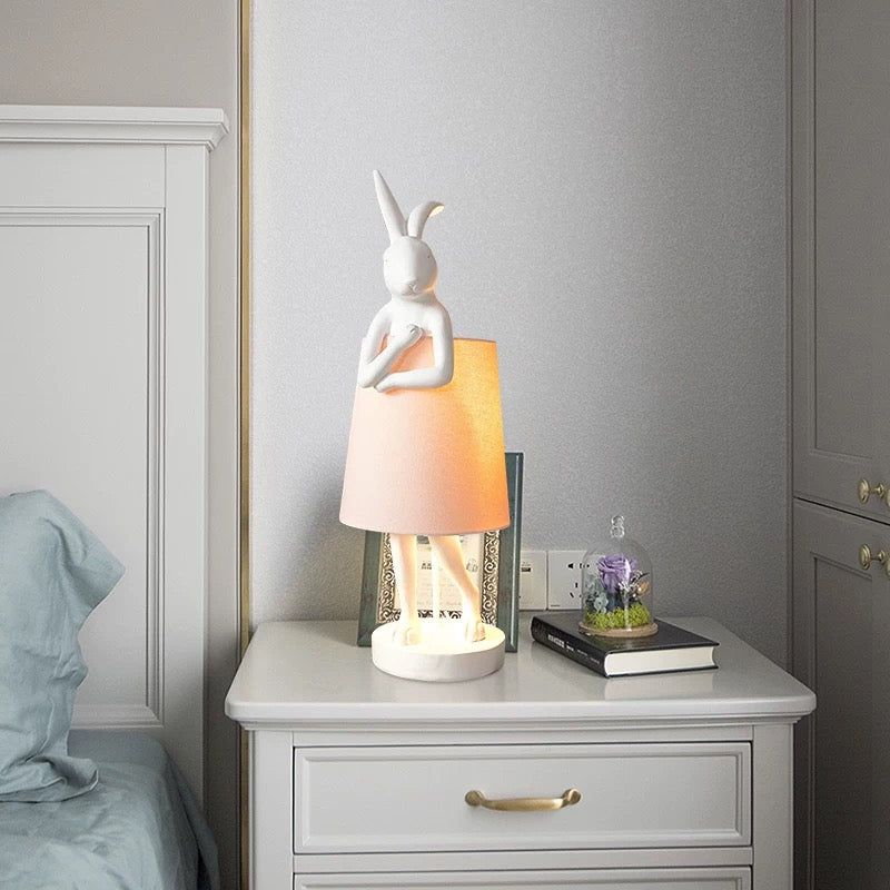 Rosa Tischlampe passend für Schlafzimmer